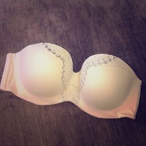 Brand new Victoria’s Secret strapless bra 34D